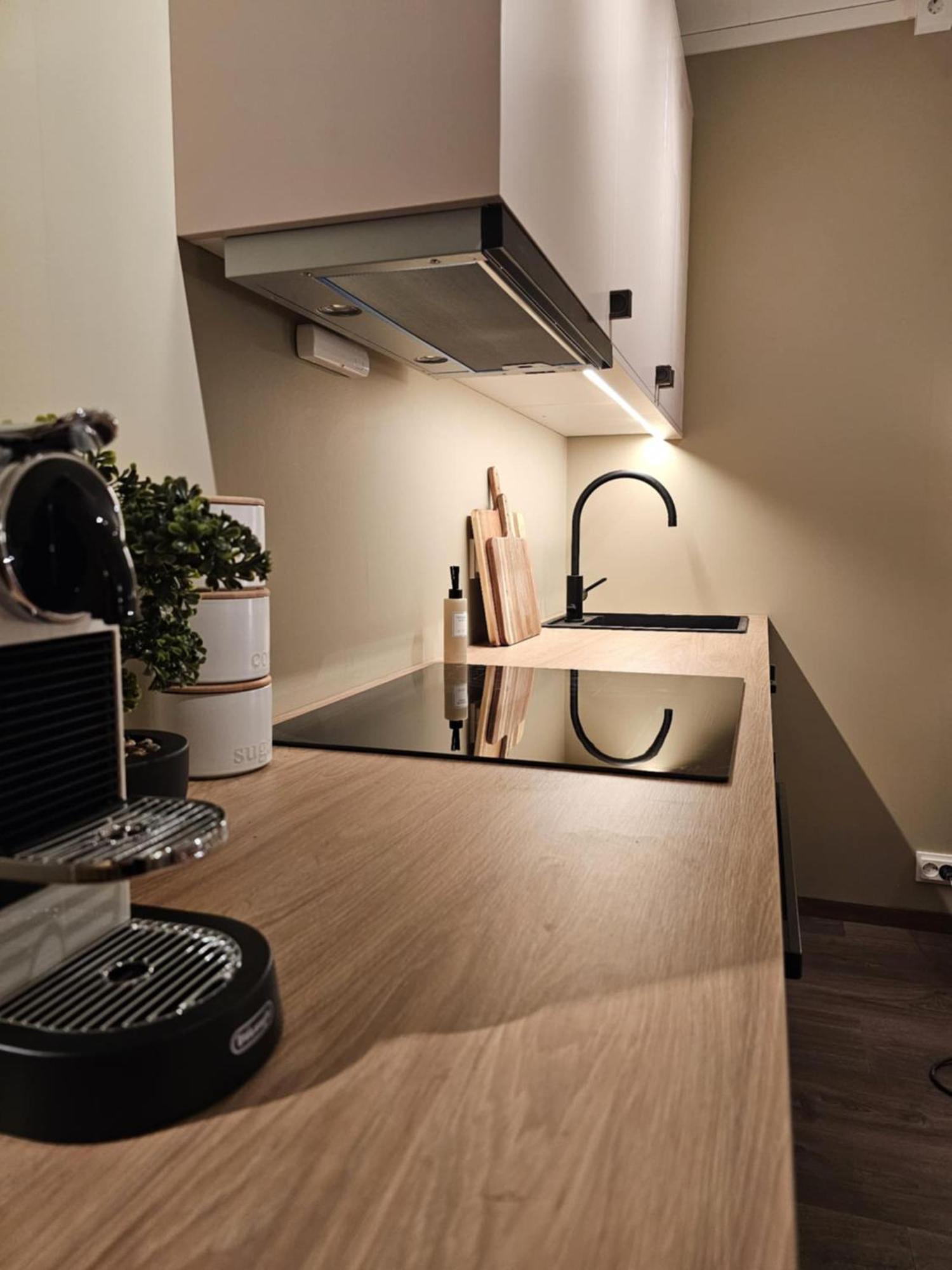 Supercentral City Apartment Eik トロムソ エクステリア 写真