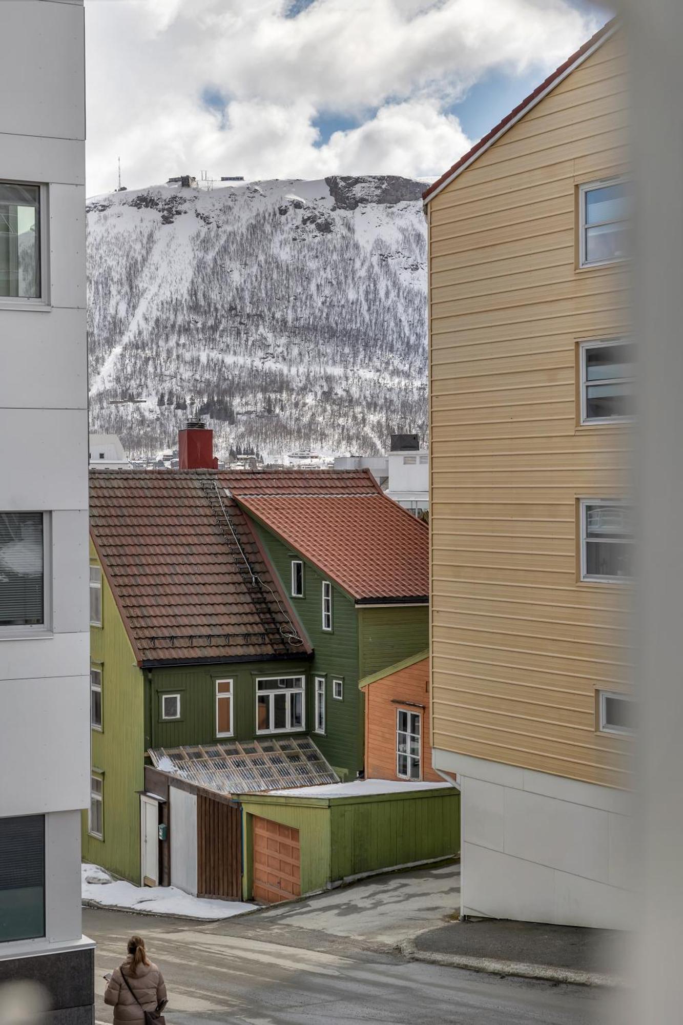 Supercentral City Apartment Eik トロムソ エクステリア 写真